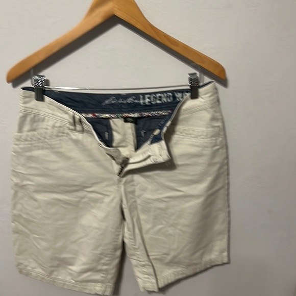 thumbnail image 2 of Eddie Bauer Women's Willit Stretch Shorts - Legend Wash Comfort 5-Inch Inseam 2 of 14